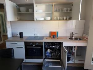 private Zimmer im Serviced Apartment - mit wöchentlicher Reinigung