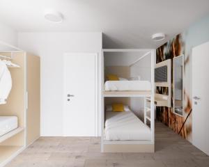 Fairschlafen Boutique Hostel Zimmer 1 01 mit Balkon