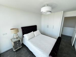 Villa Pêra by Gabi Miguel