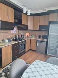 2Ege Üniversitesi ve hastanesine çok yakın Aileye ve Firmaya uygun