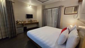 Hotel Gulmohar Grand