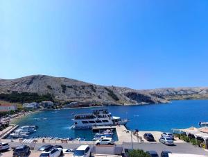 Seafront apartments Valla 