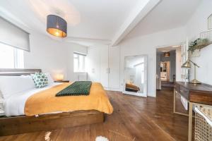 Entire 2 bedroom 1.5 bathroom - Flat in London