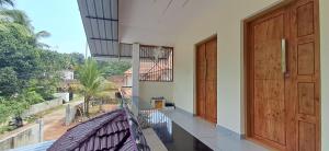 Nickiesnest munroe island kollam