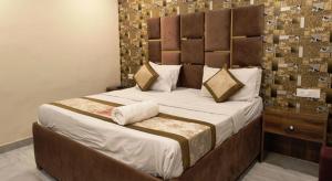 Hotel Kaushambi Grand Near Kaushambi Metro Station