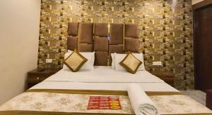 Hotel Kaushambi Grand Near Kaushambi Metro Station