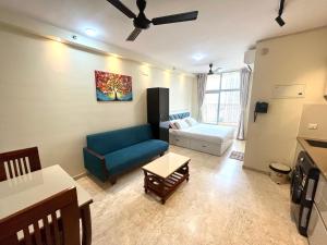 Picturesque LakeView Studio Apartment Hiranandani Estate Thane