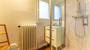 Le paon bleu - Spacious with parking space