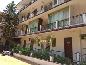 Royal Heritage Resort Goa Poolside Stay with Balcony - 3min to Calangute Beach
