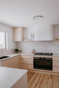 Phoenix Jervis Bay Family Coastal Escape