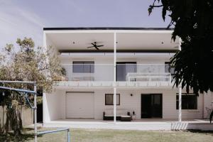 Phoenix Jervis Bay Family Coastal Escape