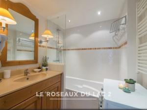 Les Roseaux du Lac - 7 appartements situés dans une résidence posée au bord du lac dAnnecy