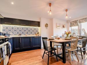 3 Bed in Amberley 89898