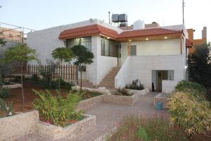 Spacious Villa near Ma'in Hot Springs & Mount Nebo