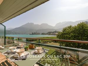Les Roseaux du Lac - 7 appartements situés dans une résidence posée au bord du lac dAnnecy