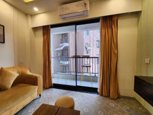 Zen Urban 1BHK Retreat with Pool, Amenities - 5 Minutes to Candolim Beach