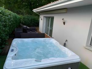 Villa jacuzzi entre Lac et Ocean