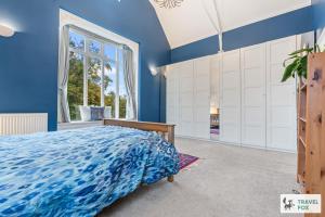 Rachels House with Parking!