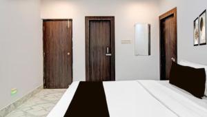 Hotel AI Near Shalimar railway station