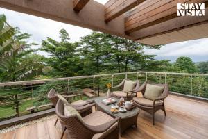StayVistas Belmonte - 4BHK Villa with Jacuzzi & Bar