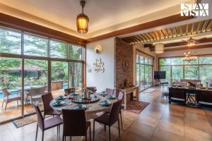 StayVistas Belmonte - 4BHK Villa with Jacuzzi & Bar