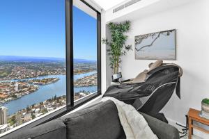 Level 70 with Stunning Views at the Beach - Pet Friendly
