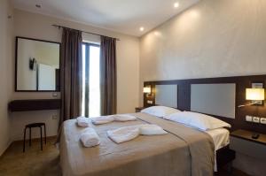 Deluxe Double or Twin Room with Pool View