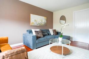 4 BDR House By Caledonia Luxe Stays Short Lets & Serviced Accommodation Livingston