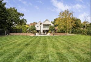 Mayrose House - 6BR 4BATH Luxe Spacious Retreat