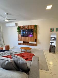 Espaçoso com 2 quartos 3 Minutos da Praia A16-1101