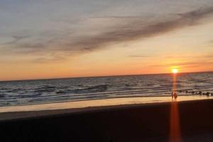 Seaview Apartment Sleeps 2 -Patio -WiFi -Tv