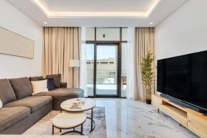 Cozy & Spacious 1BR in JVT