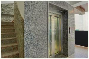 Hotel Shriman Premium Inn#Near Swargadwar Market and Jagannath Temple, Fully Air-Conditioned Hotel with Wifi - LIFT - Restaurant and Parking Facilities - Best Budget Hotel