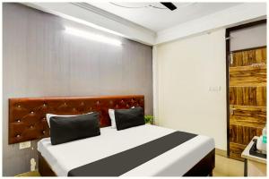 Hotel Shriman Premium Inn#Near Swargadwar Market and Jagannath Temple, Fully Air-Conditioned Hotel with Wifi - LIFT - Restaurant and Parking Facilities - Best Budget Hotel