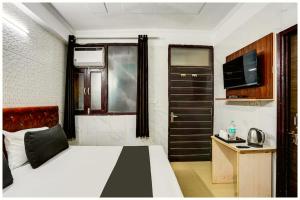 Hotel Shriman Premium Inn#Near Swargadwar Market and Jagannath Temple, Fully Air-Conditioned Hotel with Wifi - LIFT - Restaurant and Parking Facilities - Best Budget Hotel