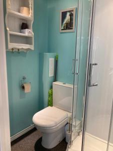 Self-contained cosy garden room Seven Sisters