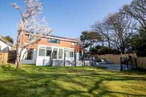 Magnolia House with Hot Tub Park Facilities