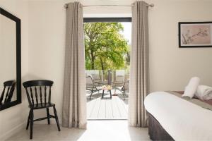 Magnolia House with Hot Tub Park Facilities