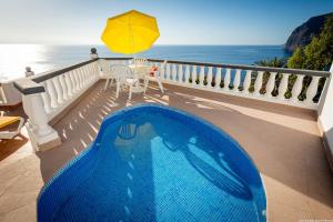 Villa Best Views Los Gigantes, private heated splash pool