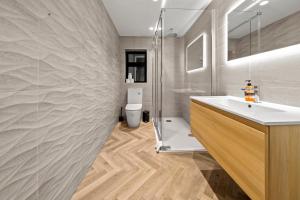 The Salt Room Modern 1 Bedroom Home By AltoLuxo Short Lets Serviced Accommodation With Free Wifi & Parking