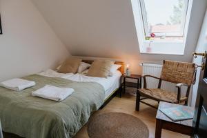 KEFS Guesthouse & Café