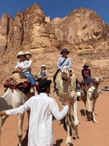 Crescent Camp & Tours