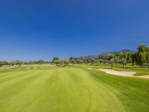 Cubos Oasis Lauro Golf Apartment