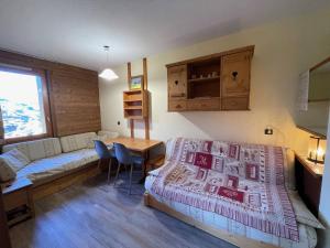 Appart 4 pers, accès direct pistes, terrasse, 50m remontées - FR-1-356-426