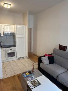 Parisian modern Flat 10 min walk to The Louvre