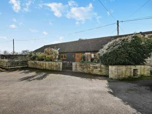 The Milking Parlour - Cottage within farm grounds