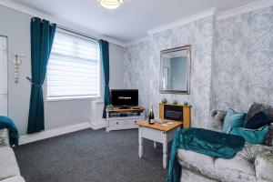 Central 2 Bed Home by 53 Degrees Property, Perfect for Business near Crewe Train Station