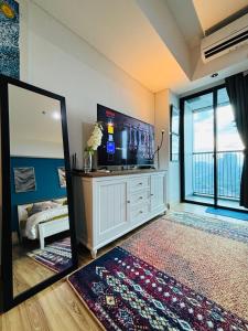 Southgate Residence Pasar Minggu with Pool View