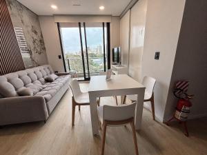 Suite 1D • Eje financiero • Coworking y terraza