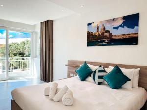 Modern Escape Villa in St Julian w Pool by ArcoCollection